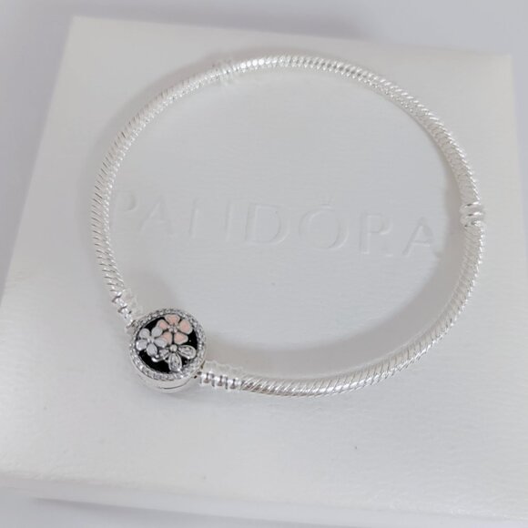Pandora Moments Flower Clasp Snake Chain Bracelet - Picture 4 of 6
